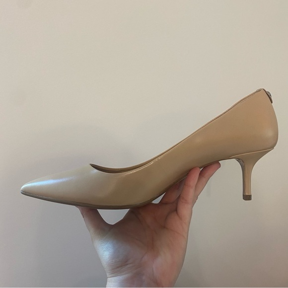 Michael Kors Cream Kitten Heels - Picture 4 of 5